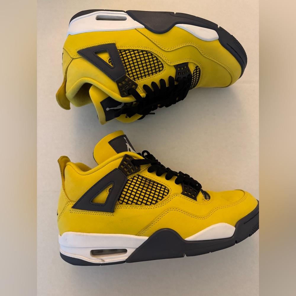Jordan 4 Retro Lightning